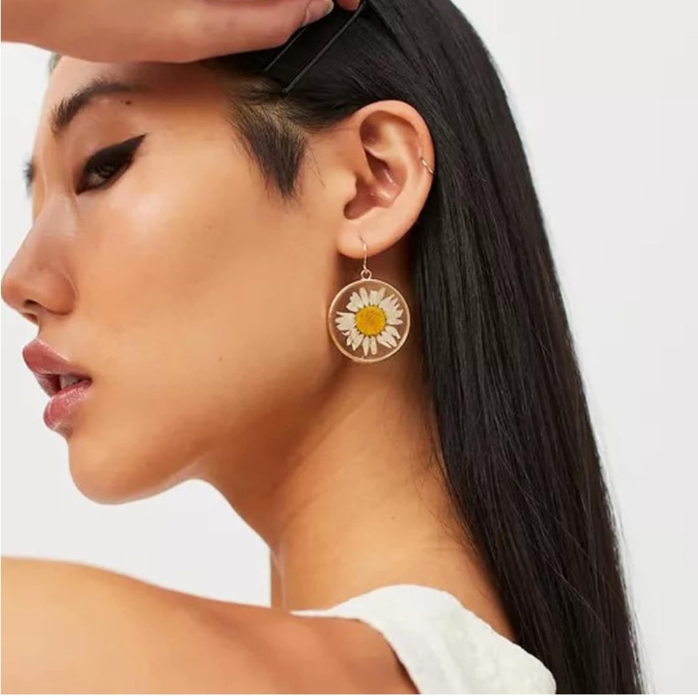 Natural chamomile earrings - Picture 5 of 6